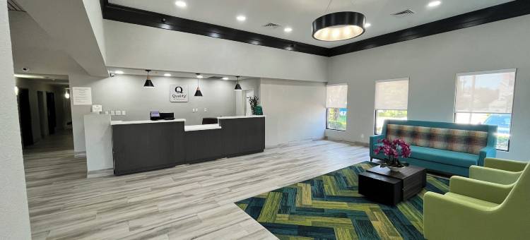 机场大道I-65凯艺套房酒店(Quality Inn & Suites at Airport Blvd I-65)图片