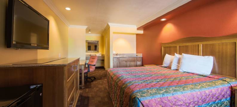 工业套房旅馆(Industry Inn & Suites)图片