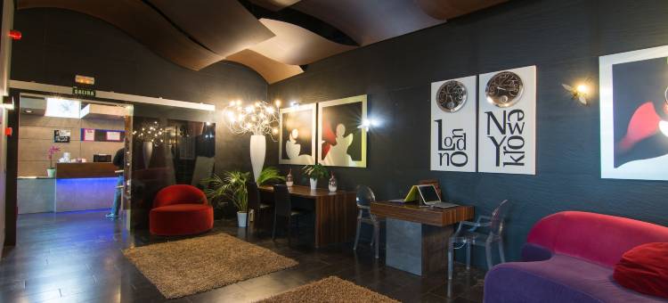 多摩升佩蒂特宫酒店(Petit Palace Tamarises)图片