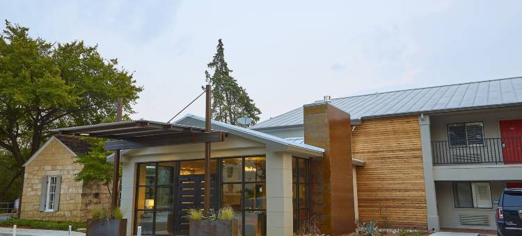 弗雷德里克斯堡酒店(Fredericksburg Inn and Suites)图片