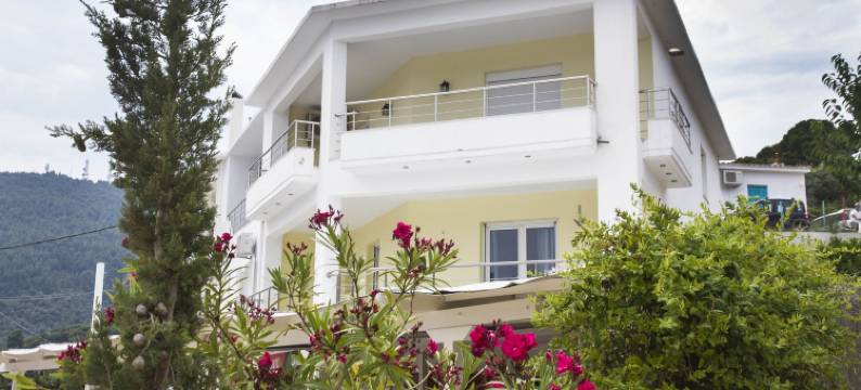 伊利达诺斯公寓(Iridanos Apartments)图片