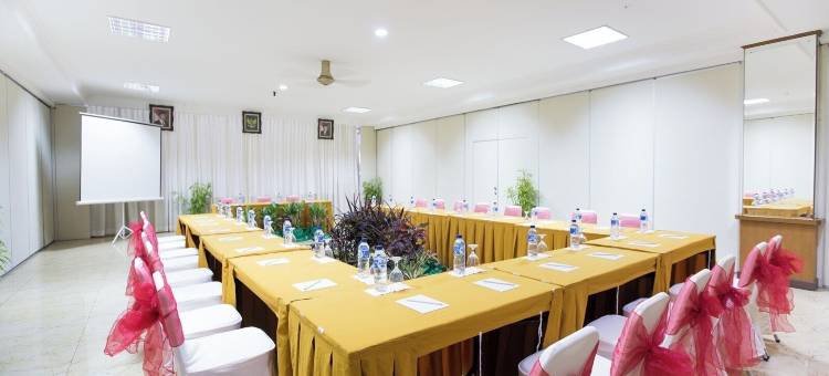 奇安朱尔西帕纳斯酒店(Hotel Cianjur Cipanas)图片