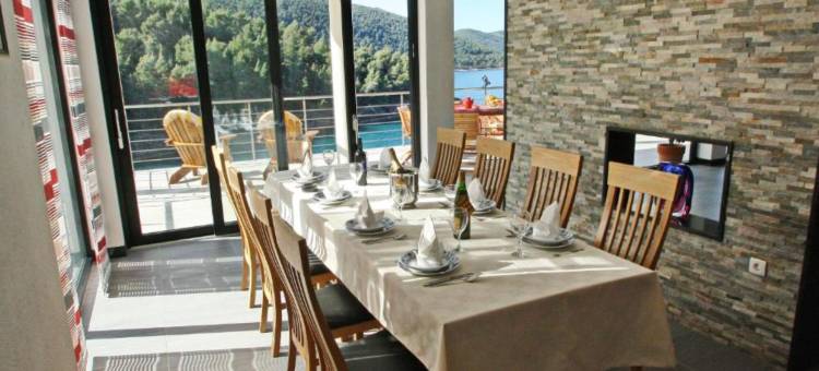 海滨豪华别墅，带私人泳池和壮丽海景(Beachfront Luxury Villa With Private Pool and Stunning Sea Views)图片