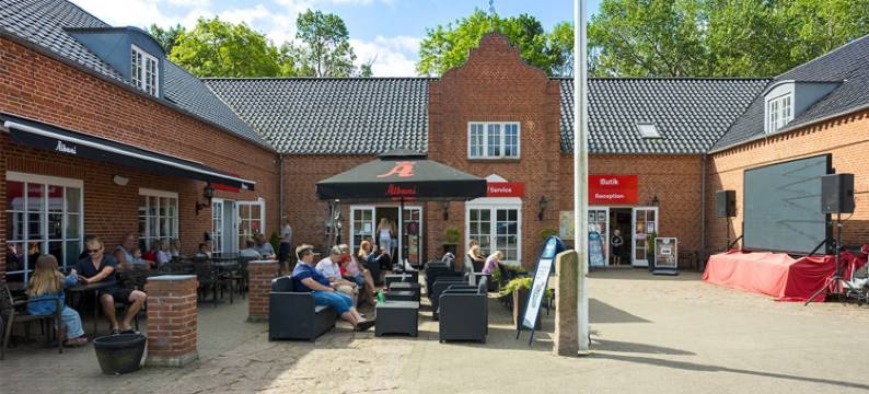 波索雷海边初露营地芬(First Camp Bøsøre Strand Feriepark)图片