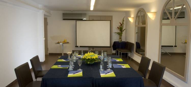 锡切斯苏布尔酒店(Hotel Subur)图片