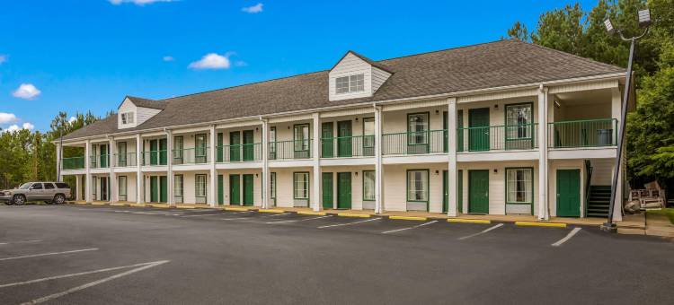 奥科尼湖附近凯艺套房酒店(Quality Inn & Suites Near Lake Oconee)图片