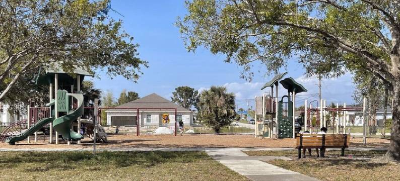 Luxury, Award-Winning Pool, All-Day Sun, Dock, Tiki Hut, Wheelchair Accessible图片