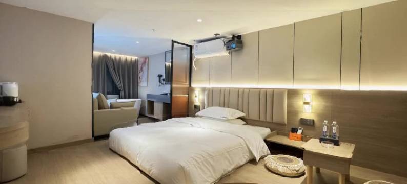 云锦智能影院酒店(南宁火车站地铁口店)图片