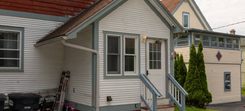 Bright and Airy Living Space with Luxurious Comfort - Charming Retreat图片