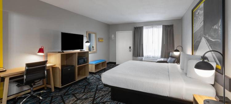 特拉弗斯城温德姆速8酒店(Super 8 by Wyndham Traverse City)图片