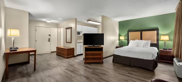 休斯顿北 I-45 郊区套房酒店(Suburban Studios Houston North I-45)图片