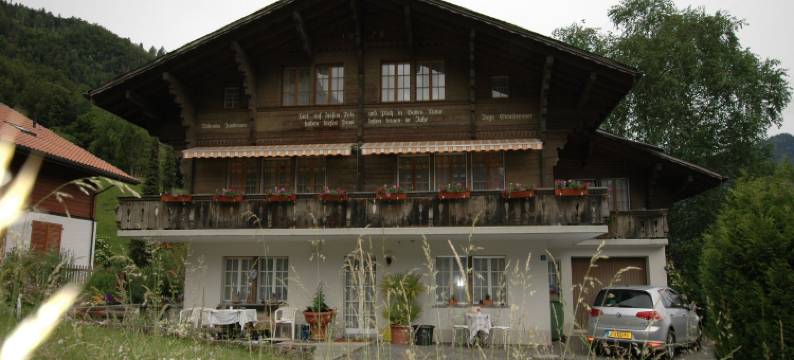 Chalet in Wilderswil with Jungfrau Views图片