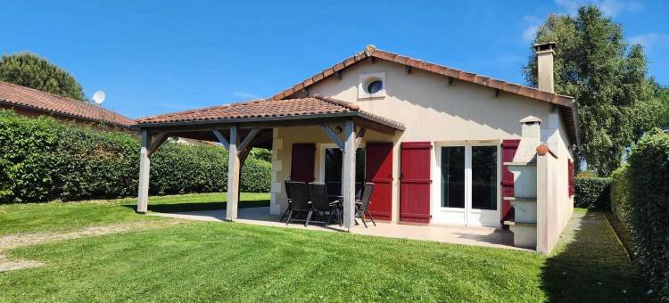 Villa in Les Forges with Golf & Pool Access图片