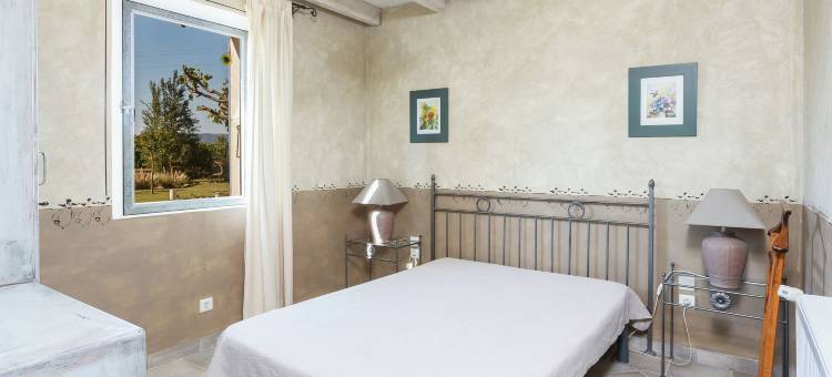 Cottage in Oppède with Poolside Bliss图片