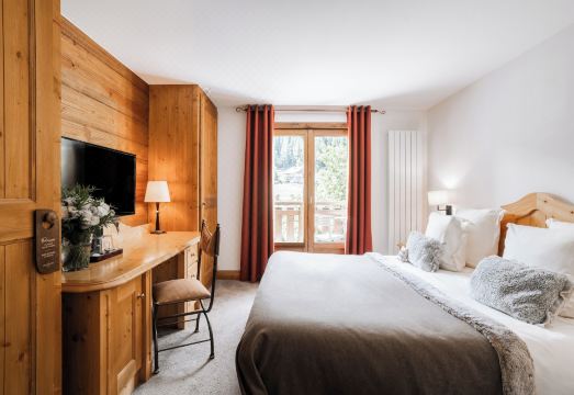 La Maison Hôtel les Peupliers Hotel Overview