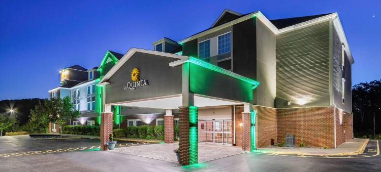 斯托宁顿神秘区拉昆塔温德姆套房酒店(La Quinta Inn & Suites by Wyndham Stonington-Mystic Area)图片