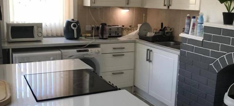 利兹OYO伍德维尔旅馆(OYO Woodville Lodge Leeds)图片