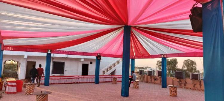 卡里什玛宫酒店巴德纳瓦尔(Hotel Karishma Palace Badnawar)图片