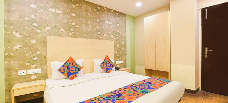 Fabhotel 新月(FabHotel Crescent)图片