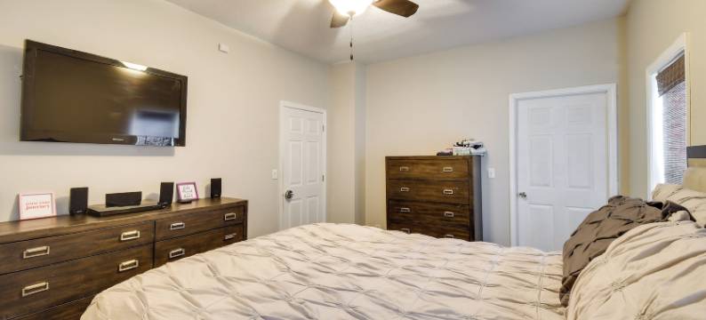 宠物友好型达文波特住宅 - 靠近娱乐场和高尔夫球场(Pet-Friendly Davenport Home - Near Casino and Golf)图片