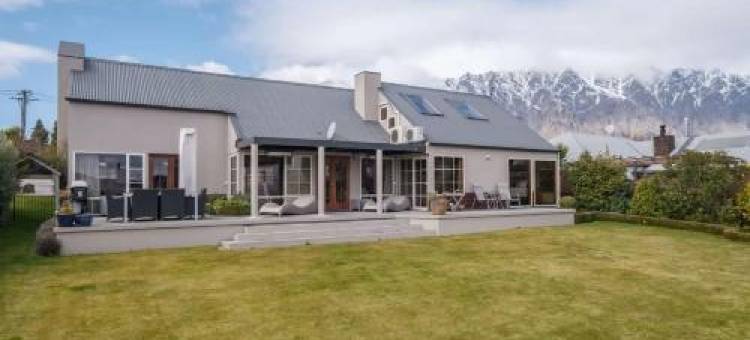 Lakeside Indulgence on Wilmot图片