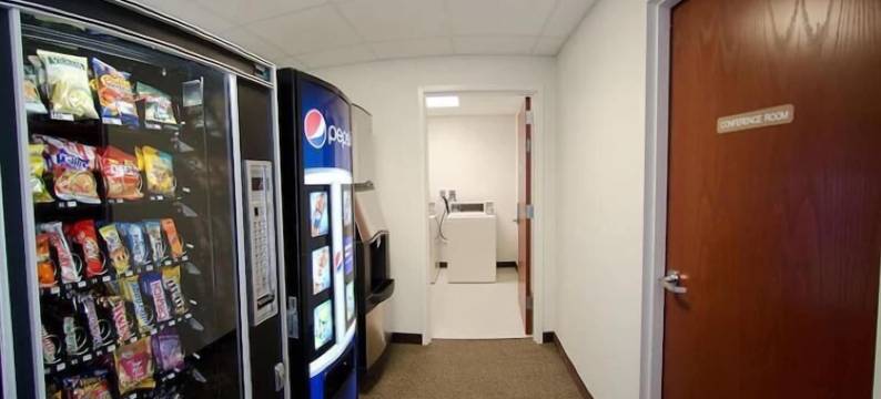 卡特吉愉夜酒店，靠近德拉姆堡(Pleasant Night Inn Carthage Near Fort Drum)图片