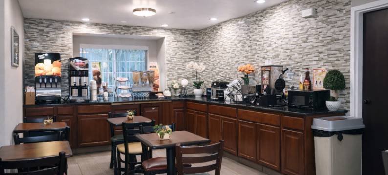 默夫里斯伯勒麦客达套房酒店(Microtel Inn & Suites by Wyndham Murfreesboro)图片