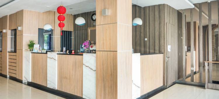 Townhouse Oak巨港酒店，靠近巨港高尔夫俱乐部，前KR酒店(Townhouse Oak Palembang near Palembang Golf Club formerly KR Hotel)图片