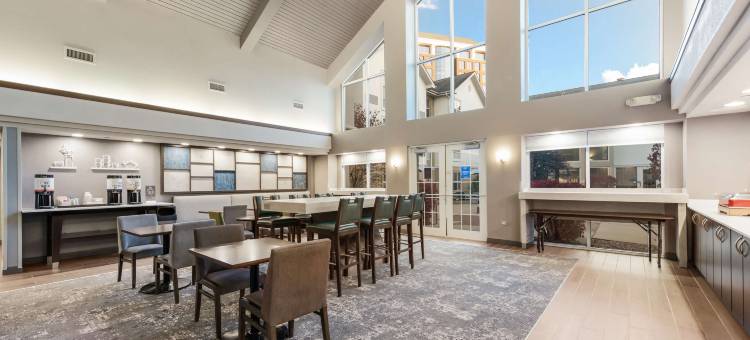 芝加哥霍夫曼庄园希尔顿欢朋旅馆&套房酒店(Hampton Inn & Suites Chicago/Hoffman Estates)图片