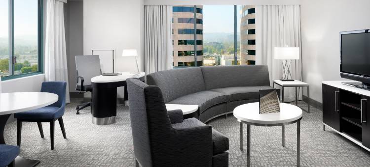伍德兰希尔斯希尔顿酒店(Hilton Woodland Hills/ Los Angeles)图片