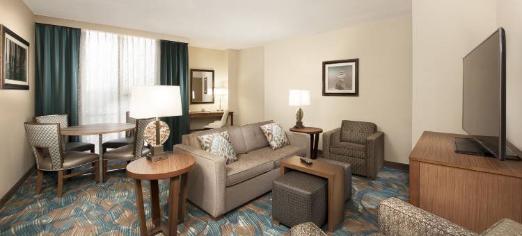 西棕榈滩机场希尔顿逸林酒店及度假村(DoubleTree by Hilton Hotel West Palm Beach Airport)图片