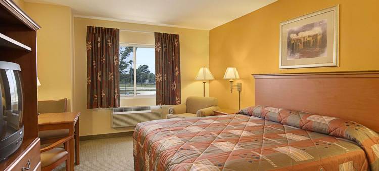 托皮卡-福布斯登陆温德姆速8酒店(Super 8 by Wyndham Topeka at Forbes Landing)图片