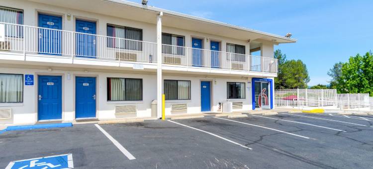 雷丁中央6号汽车旅馆(Motel 6 Redding, CA - Central)图片