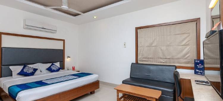 OYO 683 什里查克拉旅馆酒店(OYO 683 Hotel Sri Chakra Inn)图片