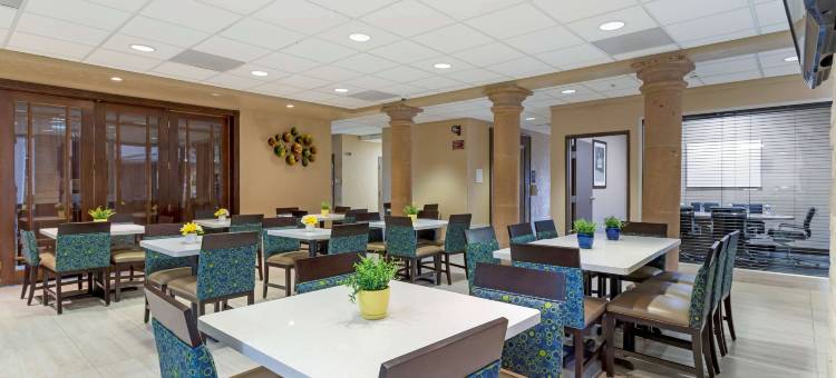 北休斯顿金伍德舒适套房酒店(Comfort Suites Kingwood Houston North)图片