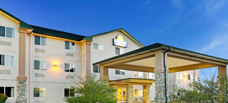 城堡石温德姆戴斯套房酒店(Days Inn & Suites by Wyndham Castle Rock)图片