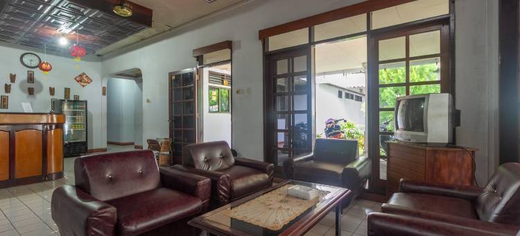 瑞德多兹酒店 @ 马纳多贾兰巴别帕拉莱克(RedDoorz at Jalan Babepalar Rike Manado)图片