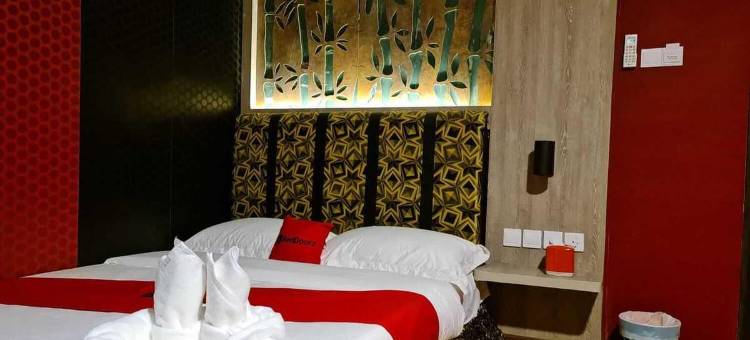 红多兹Plus酒店-近巴淡岛6号那格亚山(RedDoorz Plus Near Nagoya Hill Batam 6)图片