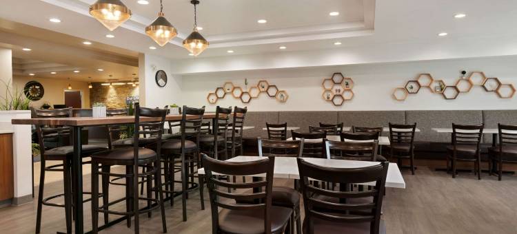 舍伍德帕克埃德蒙顿戴斯套房酒店(Days Inn & Suites by Wyndham Sherwood Park Edmonton)图片