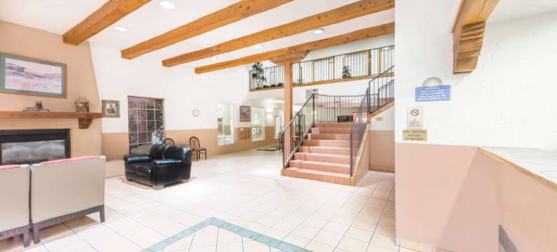 洛兹堡戴斯套房酒店(Days Inn & Suites by Wyndham Lordsburg)图片