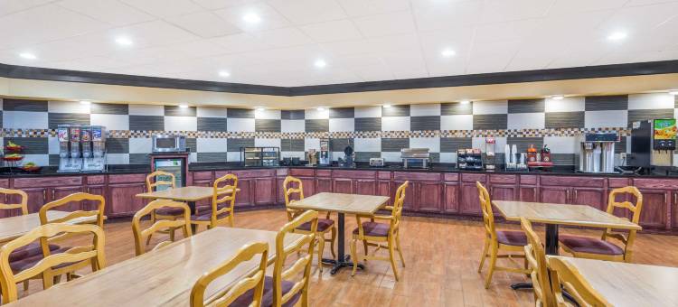 美肯华美达酒店(Ramada by Wyndham Macon)图片