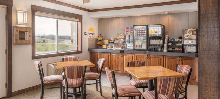 欧塞奇比奇奥扎克湖温德姆戴斯酒店(Days Inn by Wyndham Osage Beach Lake of the Ozarks)图片