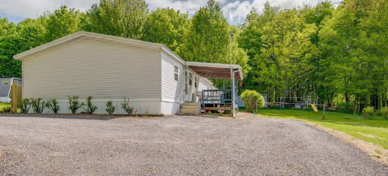 斯特林之家，带院子：距离费尔黑文海滩1英里！(Sterling Home w/ Yard: 1 Mi to Fairhaven Beach!)图片