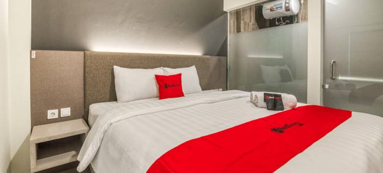 红多兹Plus酒店-近三宝垄警察学院3号(RedDoorz Plus Near Akademi Kepolisian Semarang 3)图片