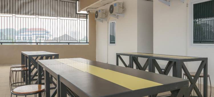 红门子Plus靠近UIN Raden Fatah Palembang(RedDoorz Plus at Grand Tara Homestay Palembang)图片