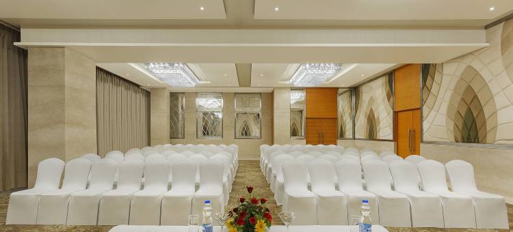 占西纳特拉吉萨洛瓦门廊酒店(Nataraj Sarovar Portico Jhansi)图片