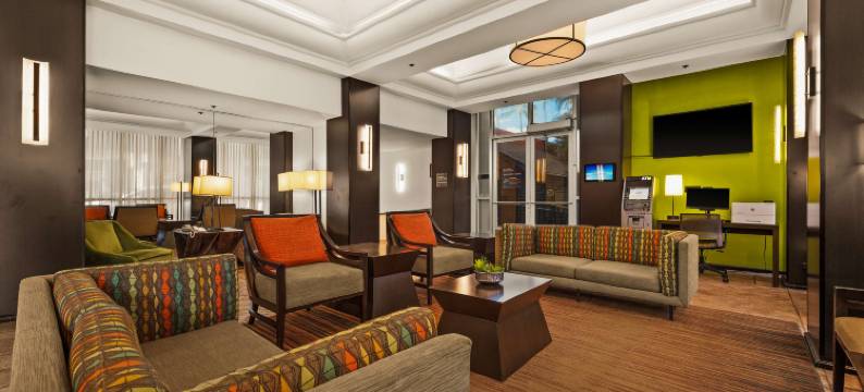 广场贝斯特韦斯特酒店(Best Western the Plaza Hotel)图片