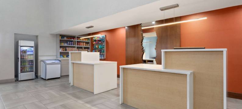 皮尔斯堡拉昆塔温德姆套房酒店(La Quinta Inn & Suites by Wyndham Ft. Pierce)图片