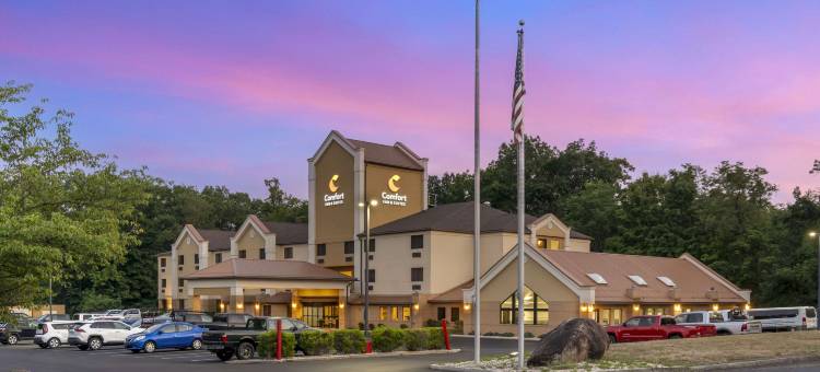 勒维尔坎伯兰舒适套房酒店(Comfort Inn & Suites LaVale - Cumberland)图片