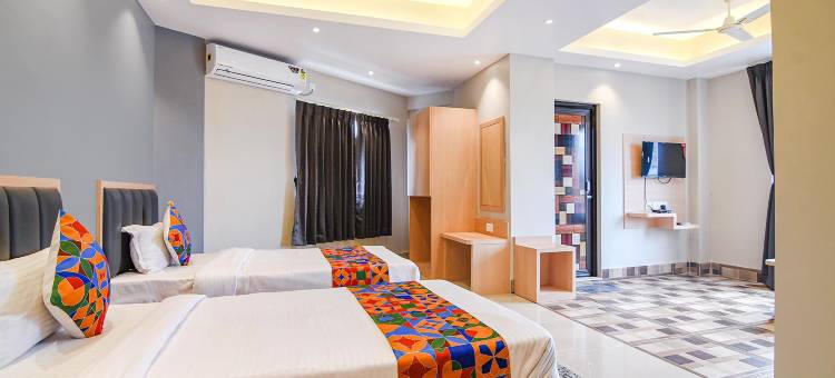 法布JP - 萨塔拉加奇火车站酒店(FabHotel JP - Nr Sataragachhi Railway Station)图片
